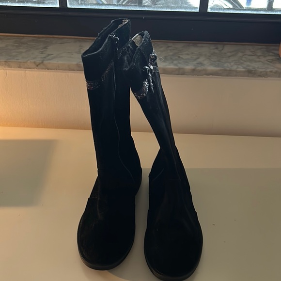 Girls black velvet boots - Picture 1 of 6